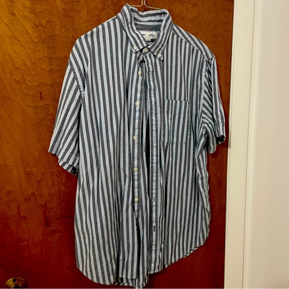 Men’s short sleeve slim fit button down - Picture 1 of 3